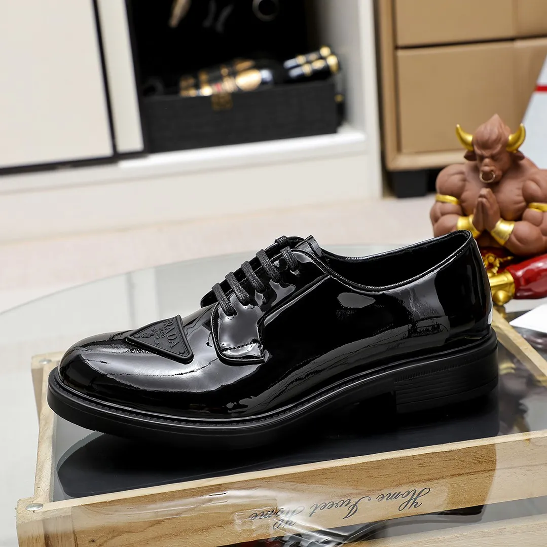 Men's shoes 💰620 💰💰🎩🎩【Prada】Counter 1:1⬆️original reproduction, absolute quality🆗original outsole, high-quality imported rubber, wear-resistant and non-slip, never degummed, upper material: imported first-layer cowhide➕anti-slip foam outsole, official website material, inner material: water-dyed leather lining, 3 colors available! Code number 38-44 (45. Can be customized)